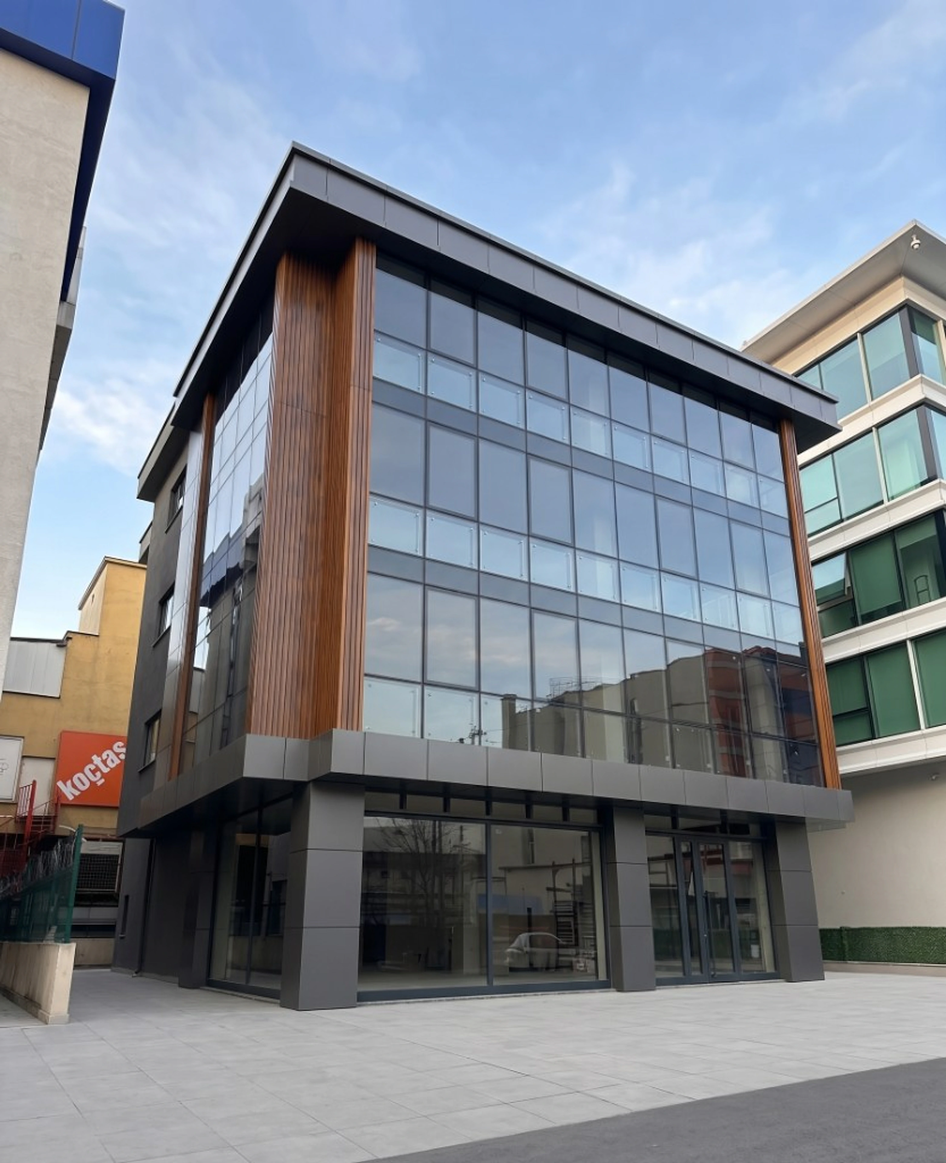 Cavitech Maritime commercial facade application 1